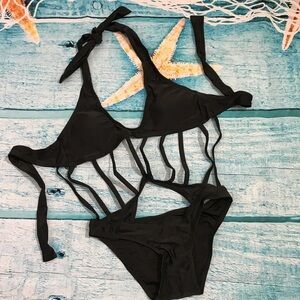 Hollow-out swimsuit
